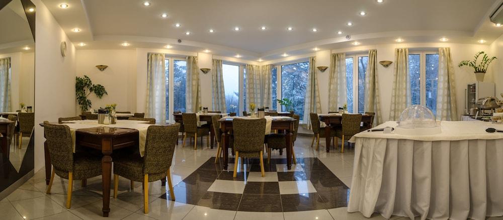 Hotel West Bratislava Extérieur photo